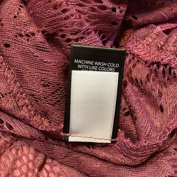 Torrid Top Women Sz 1X Red Burgundy Lace NWT - Picture 12 of 12